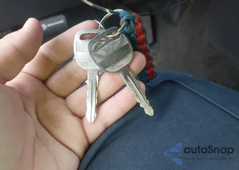 2001 Chevrolet Silverado 1500 Lt from USA, damaged, VIN 2GCEC19T811406601